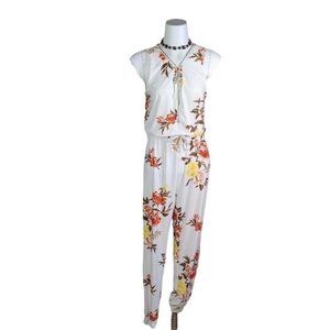 Lovely STREET WEAR SOCIETY White Floral Spring Summer Jumpsuit Romper V-Neck M